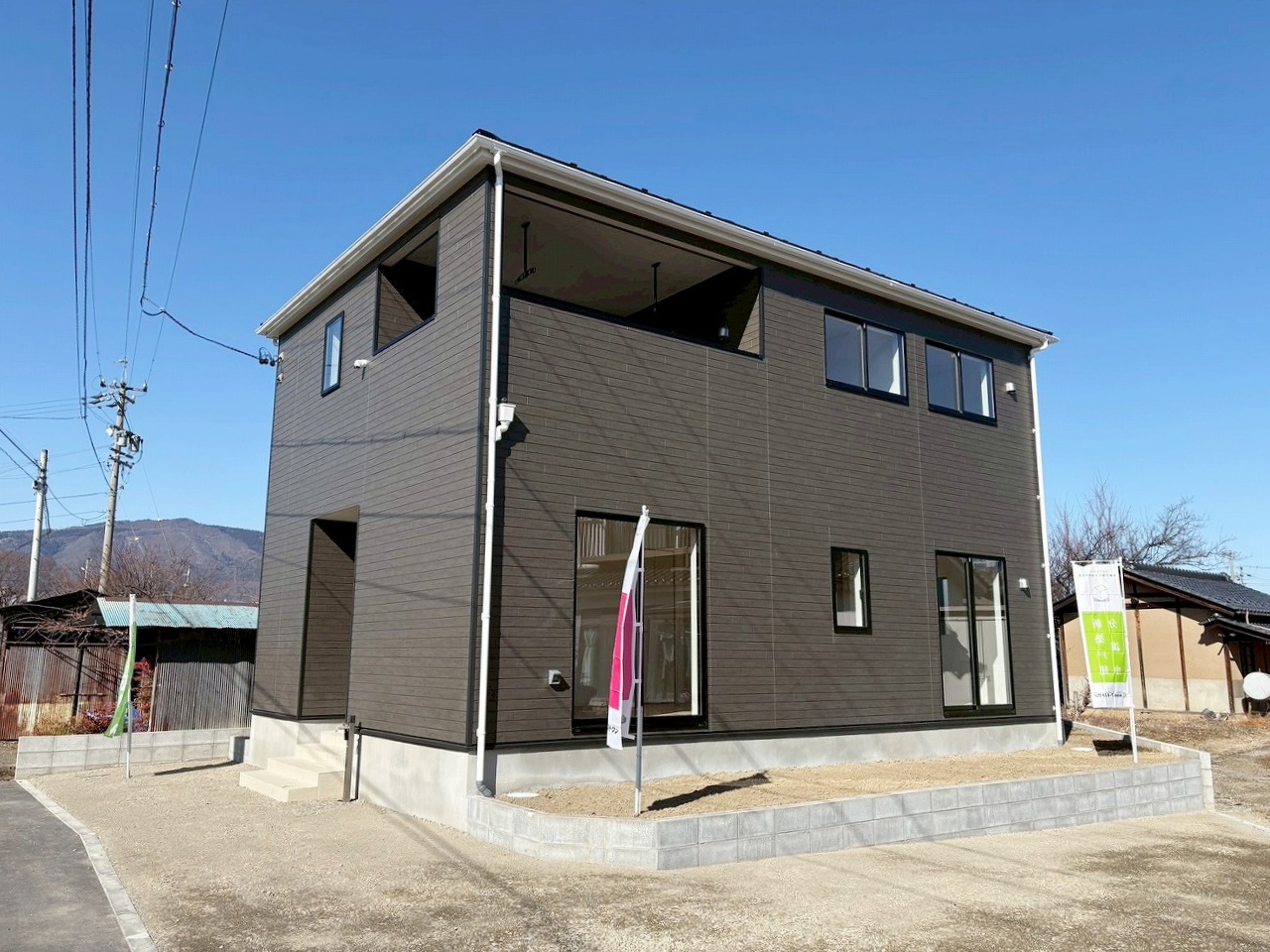 千曲市大字中 　新築戸建