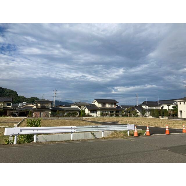 千曲市大字稲荷山　土地