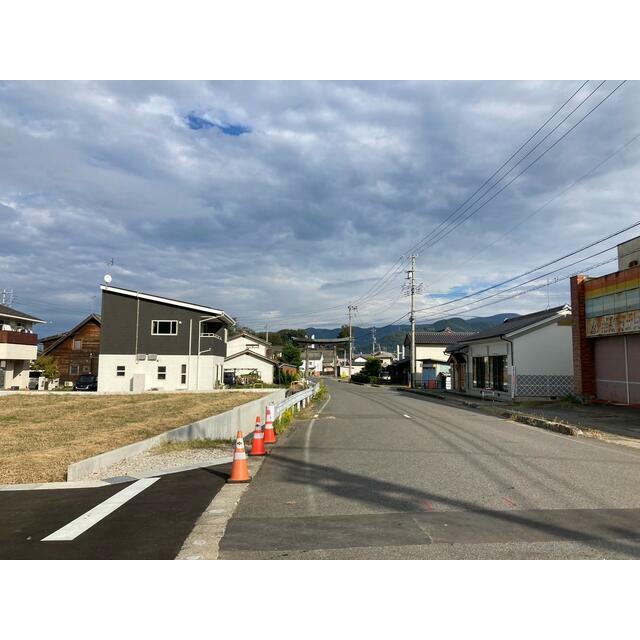 千曲市大字稲荷山　土地