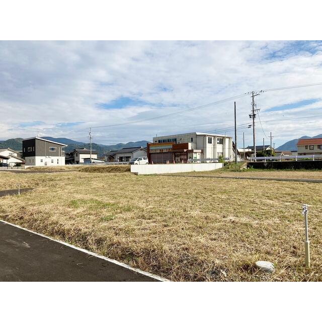 千曲市大字稲荷山　土地