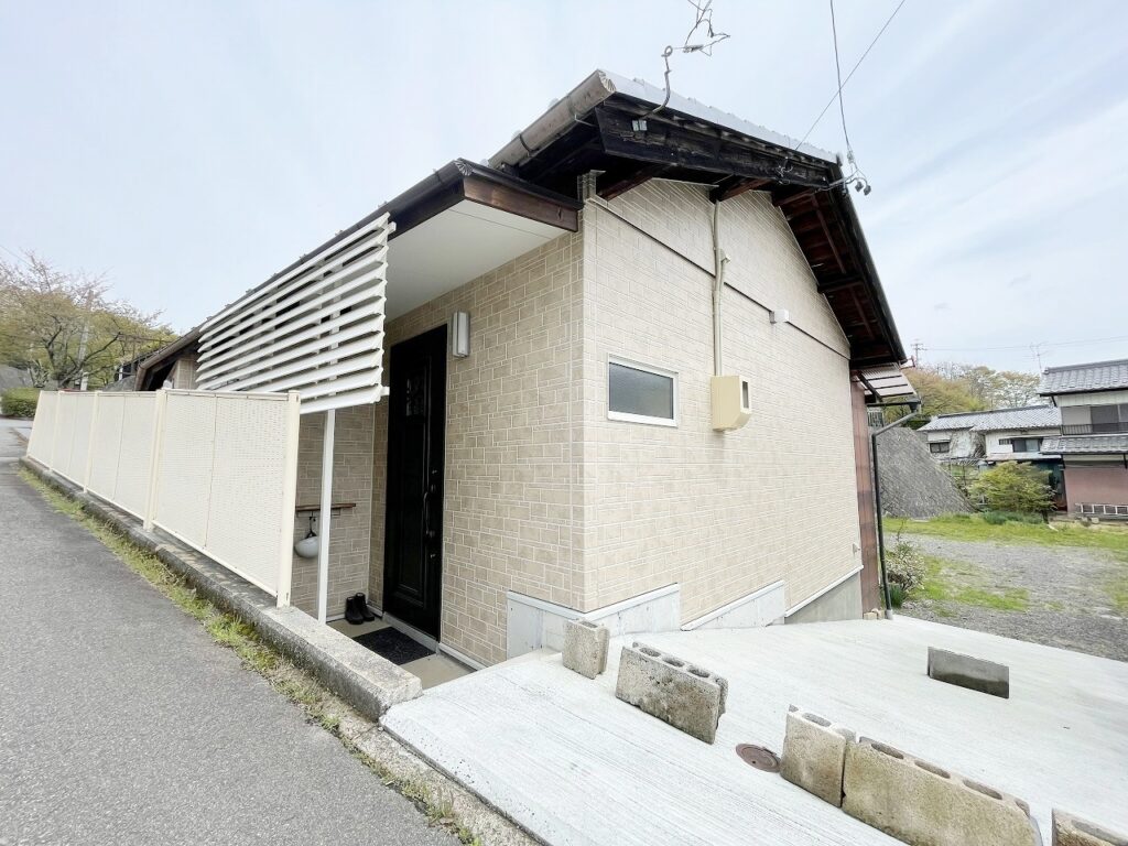 佐久市勝間字城山　中古戸建