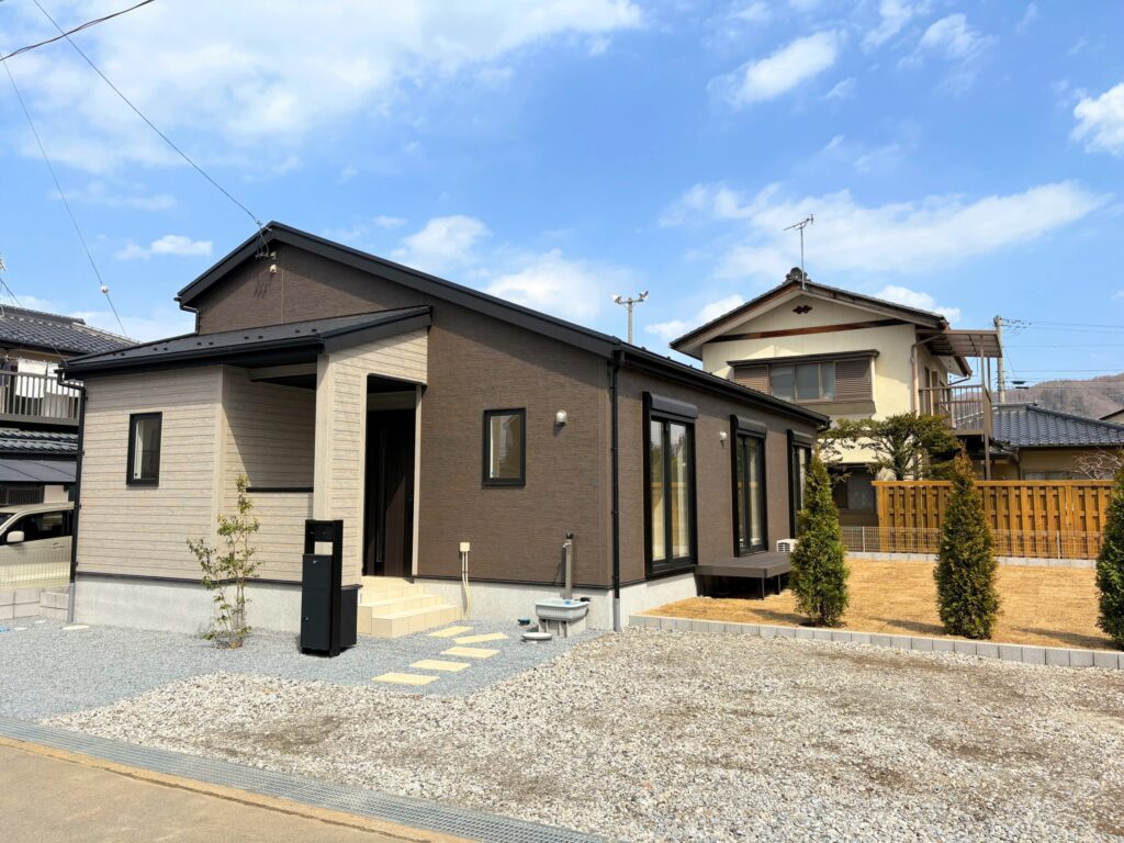 佐久市下越字龍岡　新築