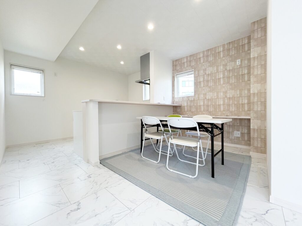 長野市安茂里小市　新築戸建