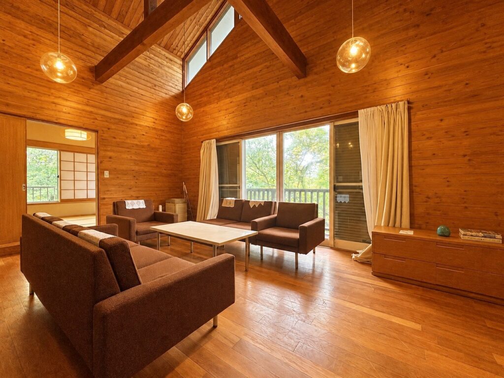 （千ヶ滝西区）軽井沢町長倉　中古戸建